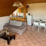 Esther Apartmán *