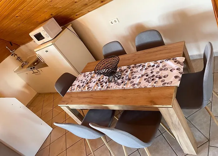 Esther Apartament Gyenesdiás